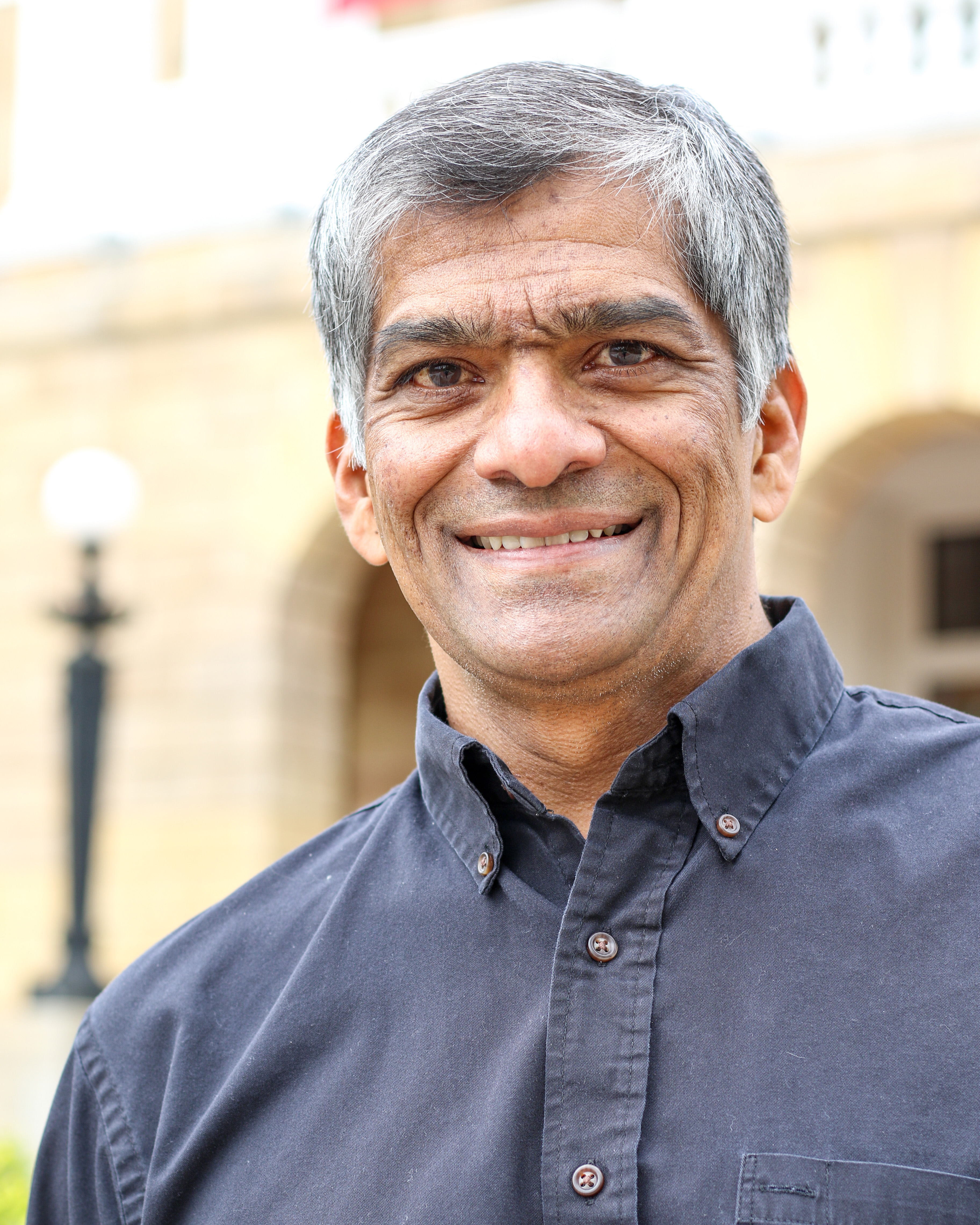 Headshot of J School Director Hemant Shah