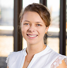 Amanda Kruger headshot